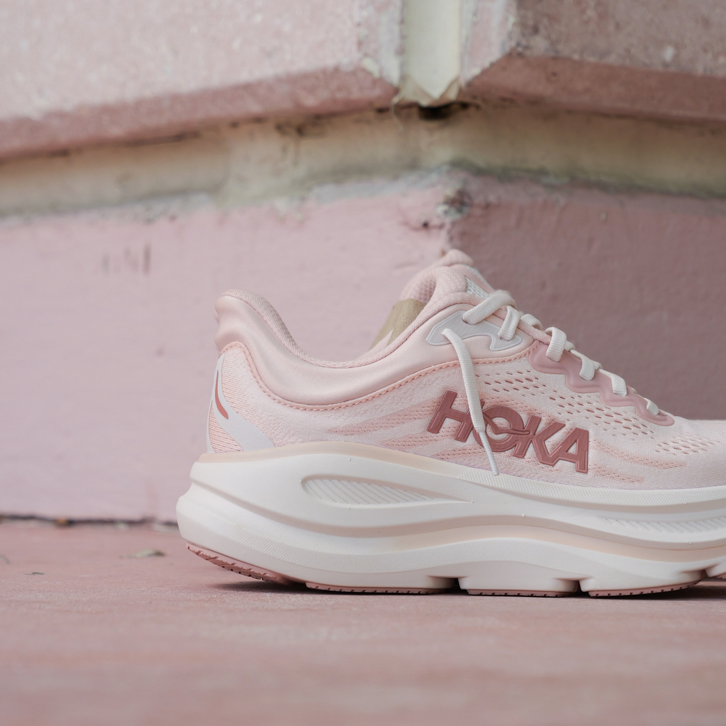 Womens HOKA Bondi 9 (rose latte/rose cream)