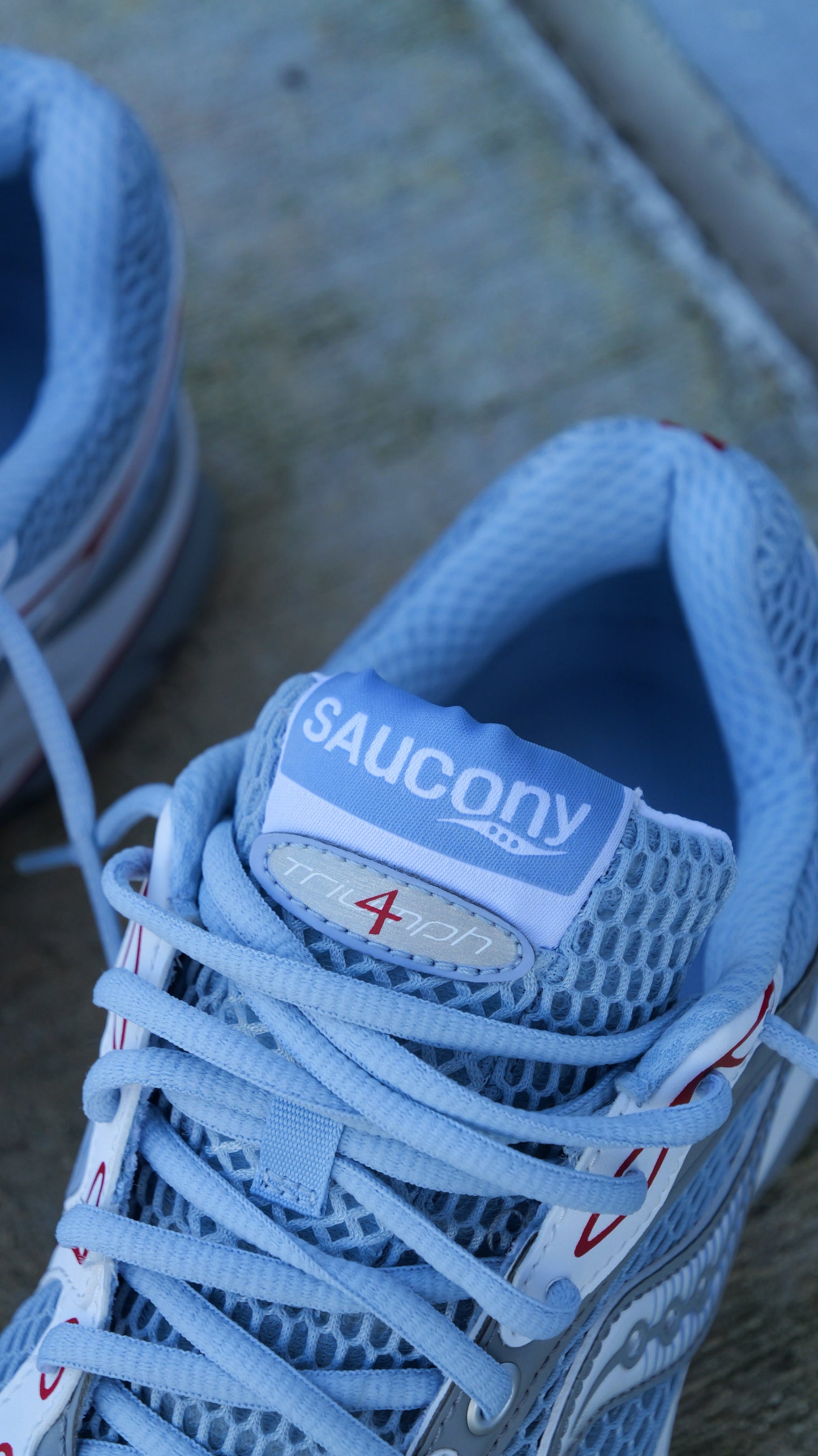 Mens Saucony ProGrid Triumph 4 (Blue/White)