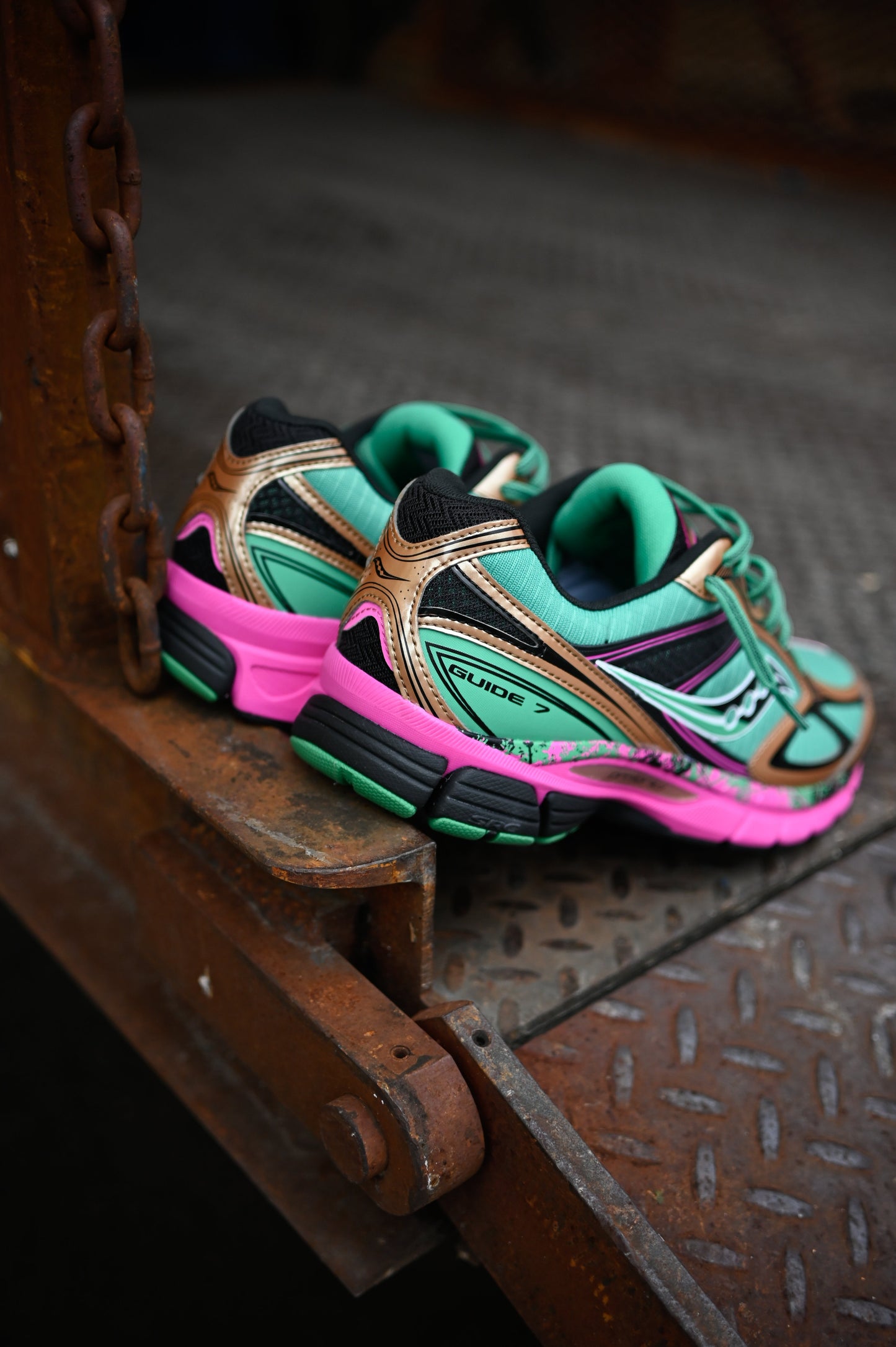 Mens Saucony ProGrid Guide 7 (Green/Bronze)