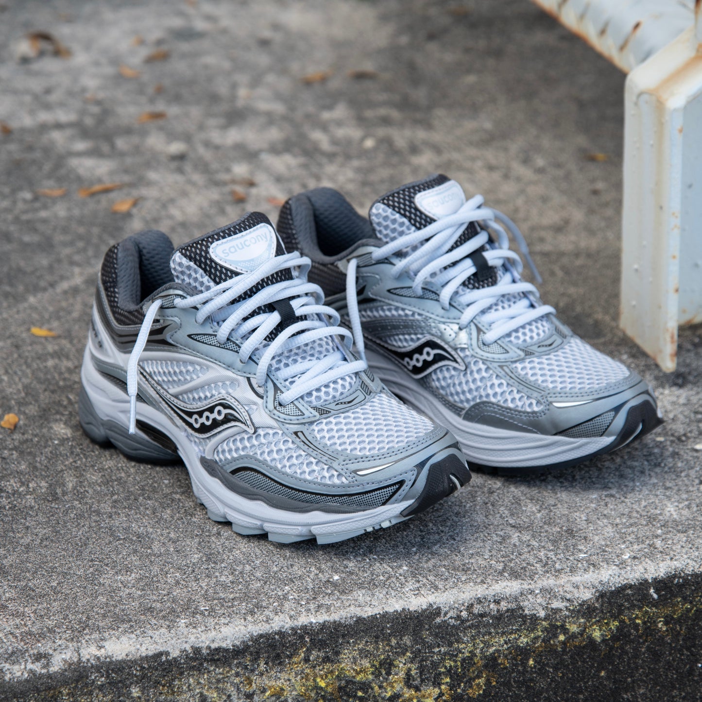 Mens Saucony ProGrid Omni 9 (Microchip/Gris)