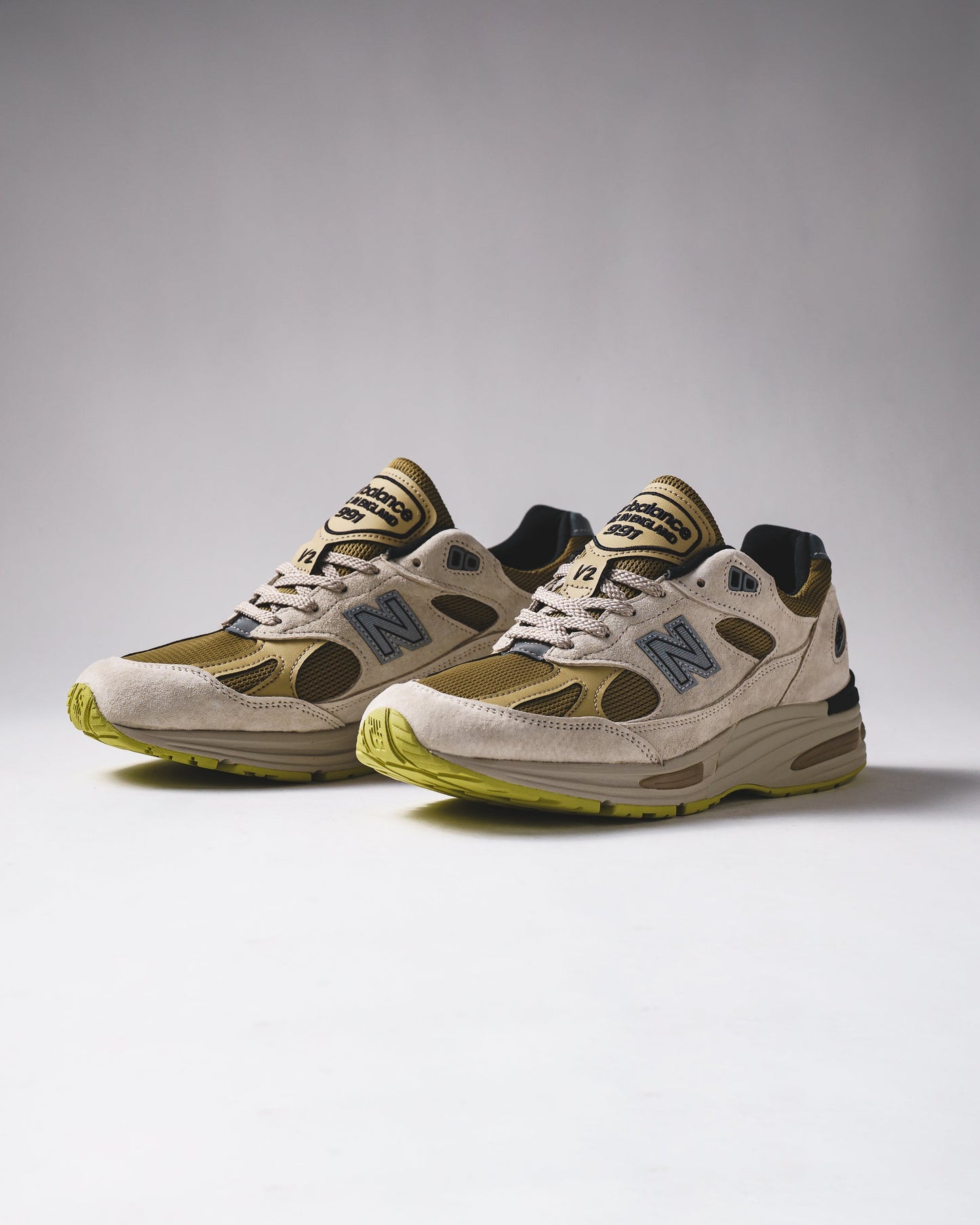 New Balance Unisex Made in UK 991v2 Neo Synthesis Silver Birch U991PW2