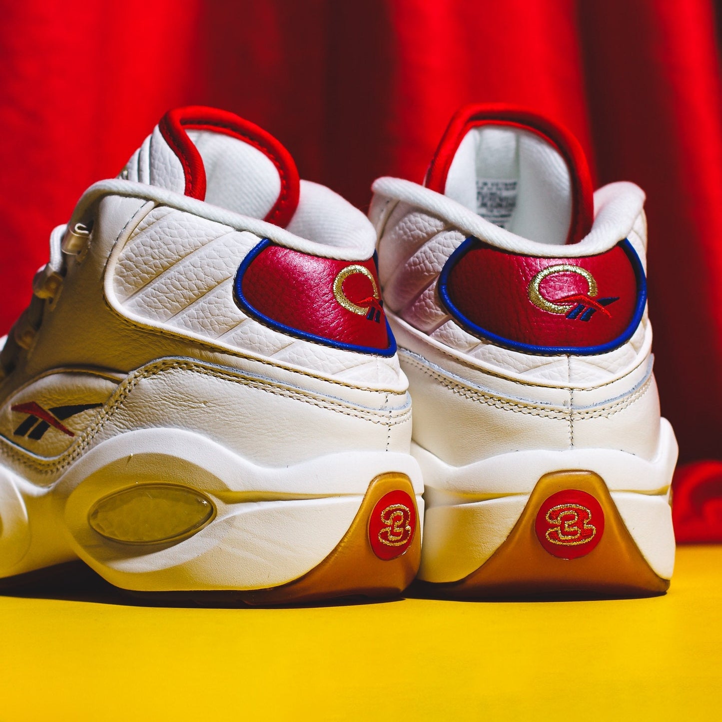 Reebok Classics Basketball Men Question Mid Allen Iverson White Red Blue GZ7099
