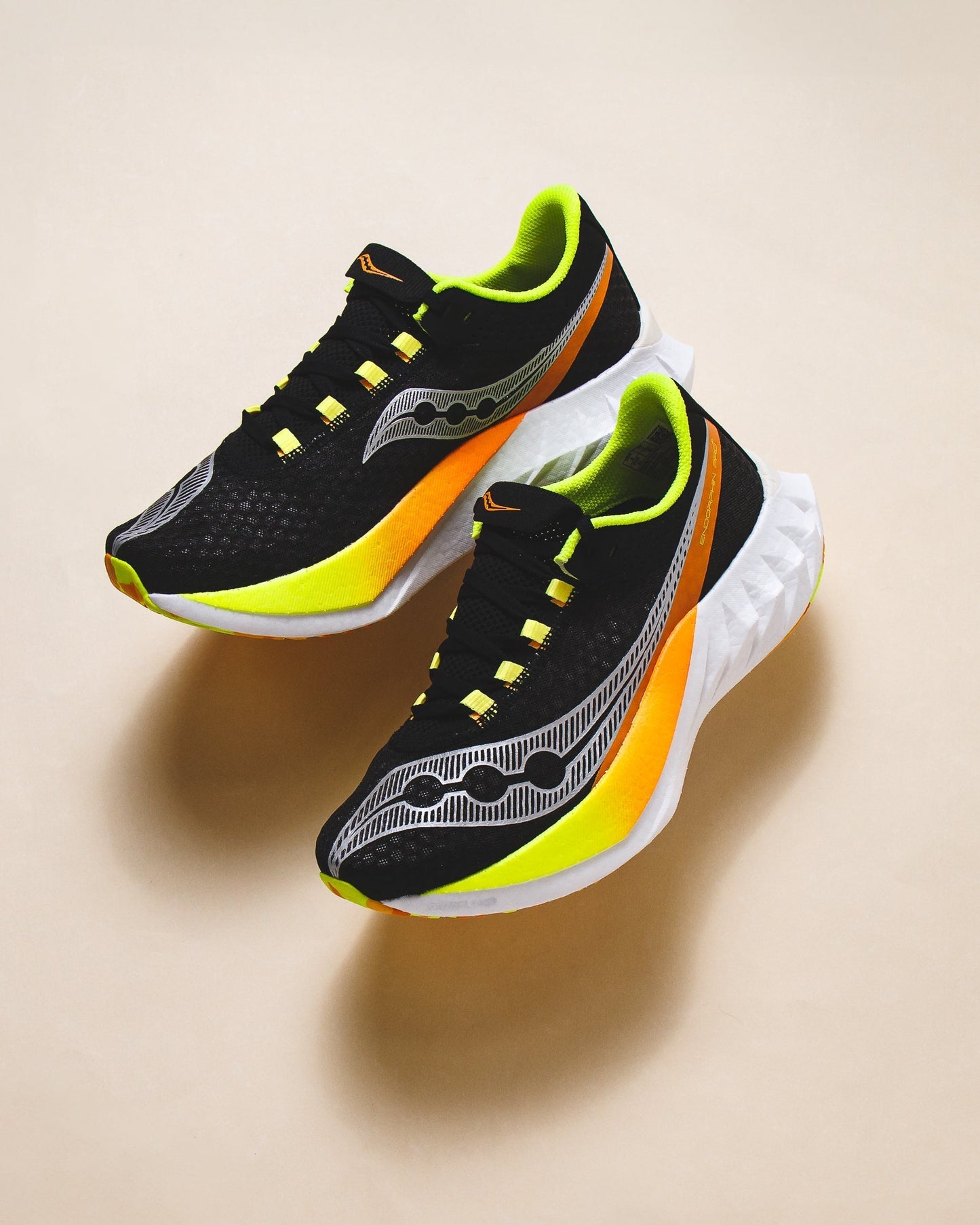 Saucony Men Endorphin Pro 4 Black VO2 S20939-343