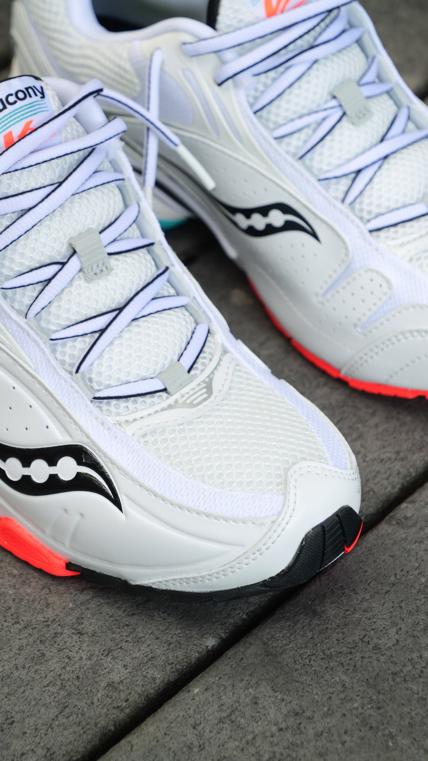Mens Saucony ProGrid V2 (Mutant)