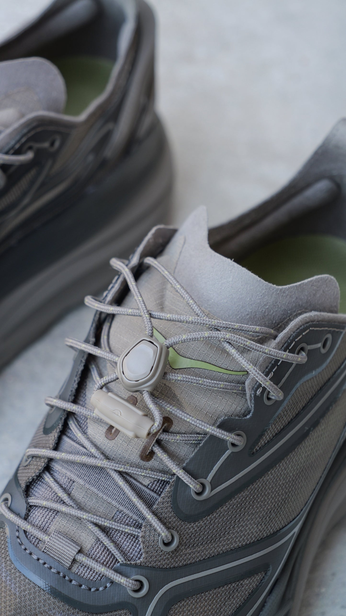 Hoka Stinson One7 (light roast/asphalt)