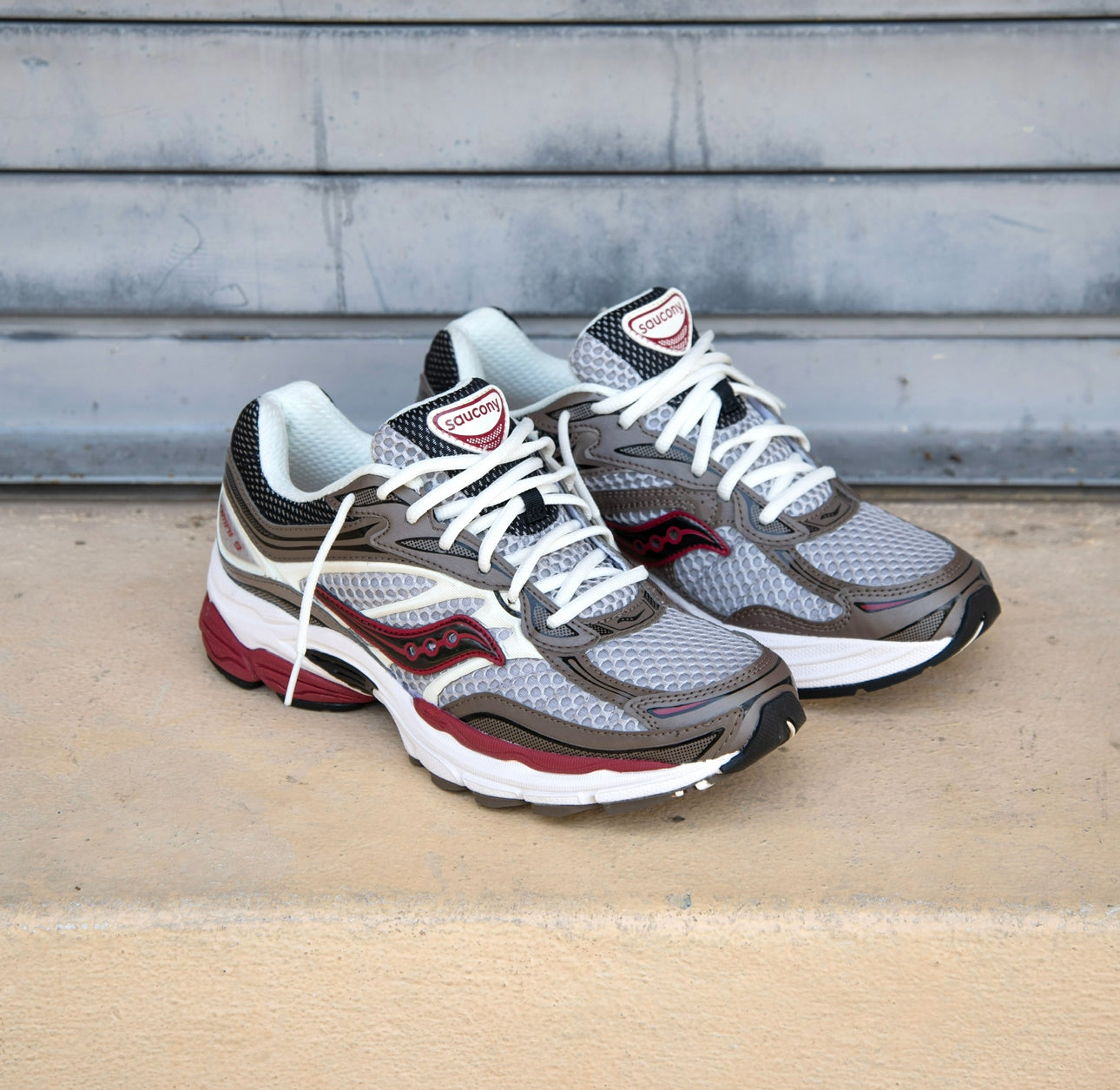 Mens Saucony ProGrid Omni 9 (Brown/Red)