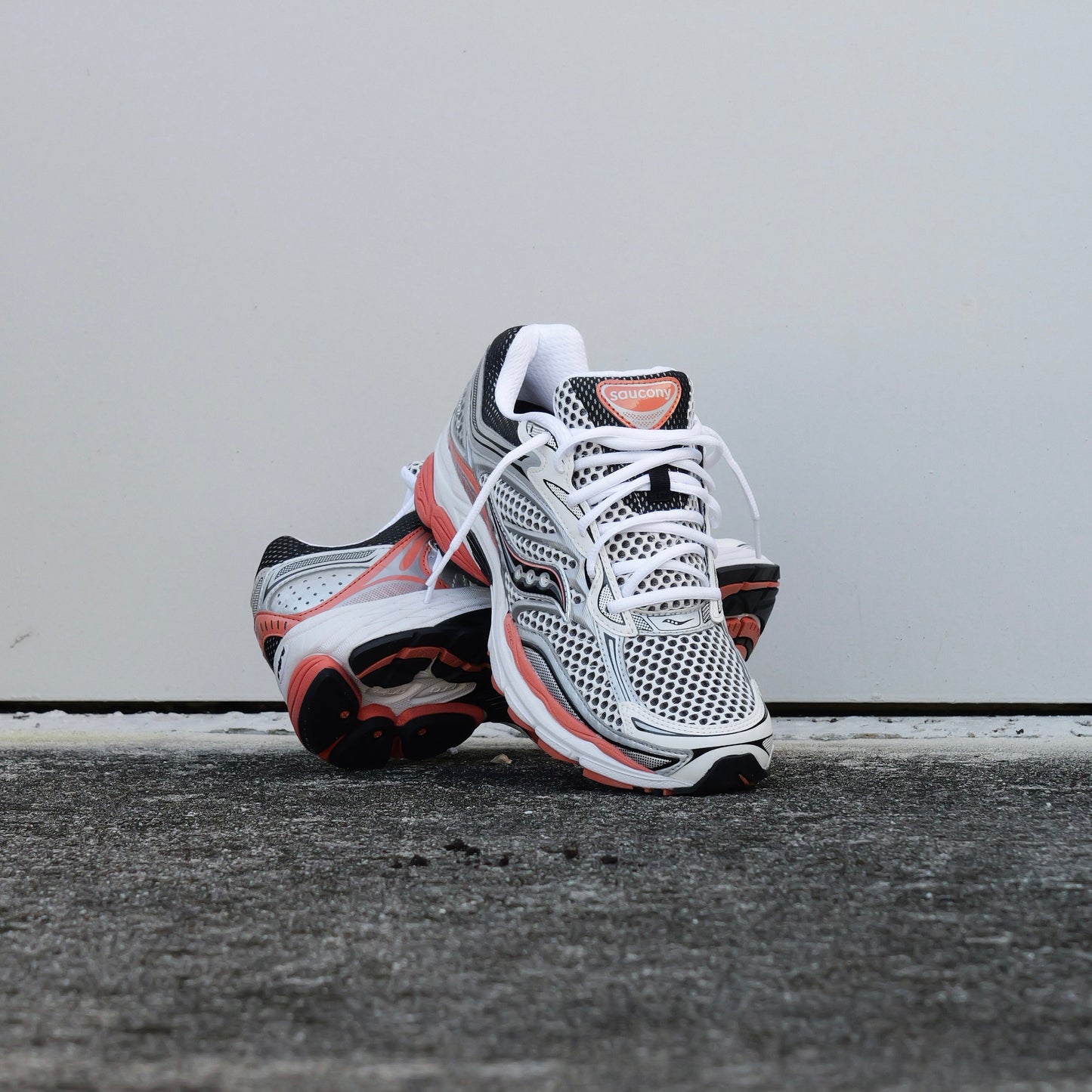 Mens Saucony ProGrid Omni 9 (Silver/Orange)