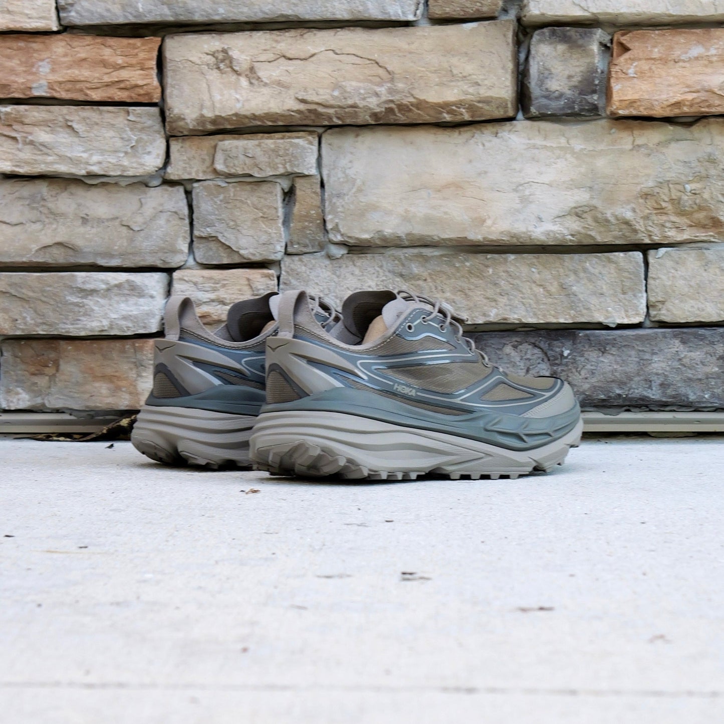 Hoka Stinson One7 (light roast/asphalt)