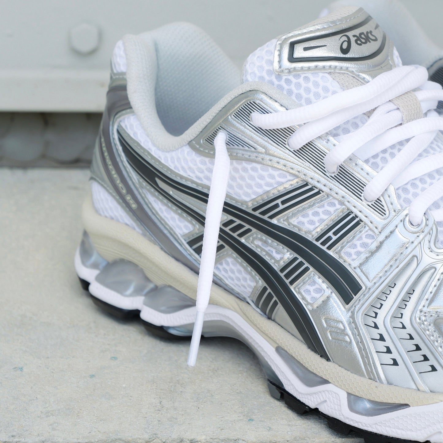 Mens Asics Gel-Kayano 14 (White/Graphite Grey)