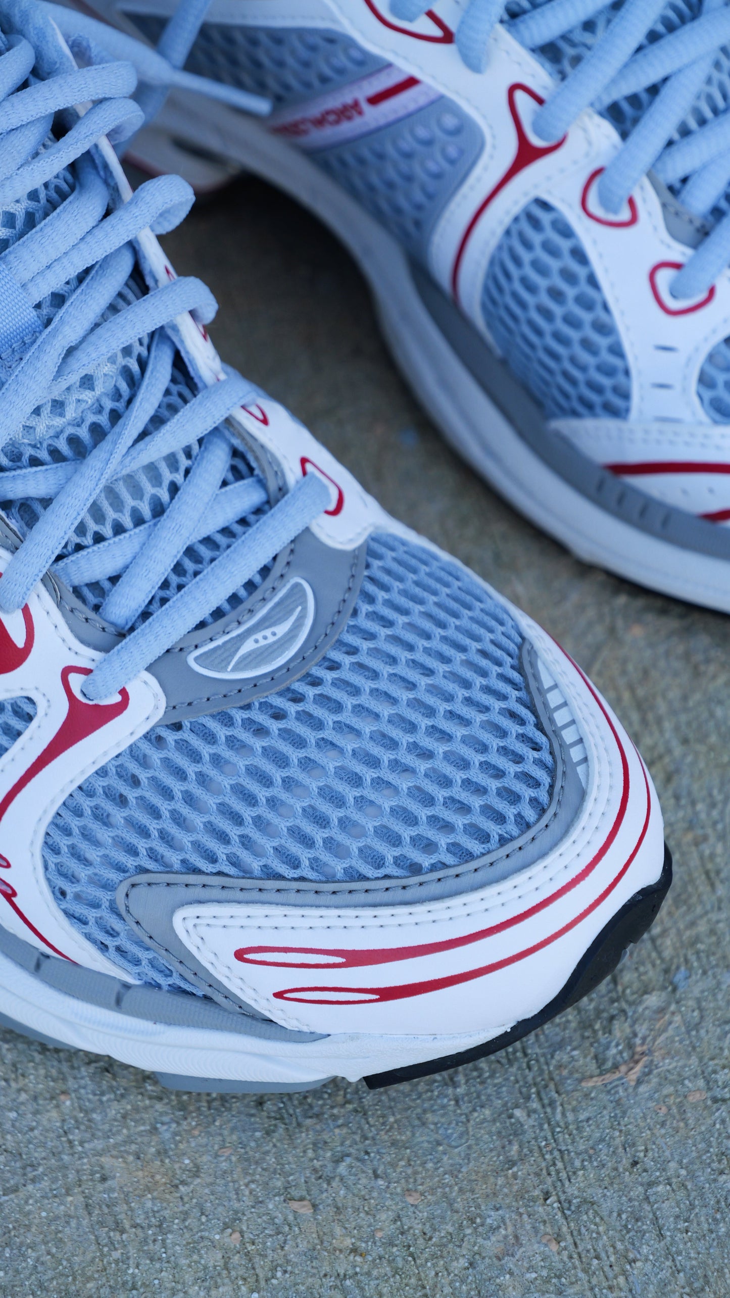 Mens Saucony ProGrid Triumph 4 (Blue/White)