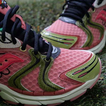 SAUCONY X JAE TIPS Progrid Triumph 4 Virginia Creeper (Peach/Leaf)