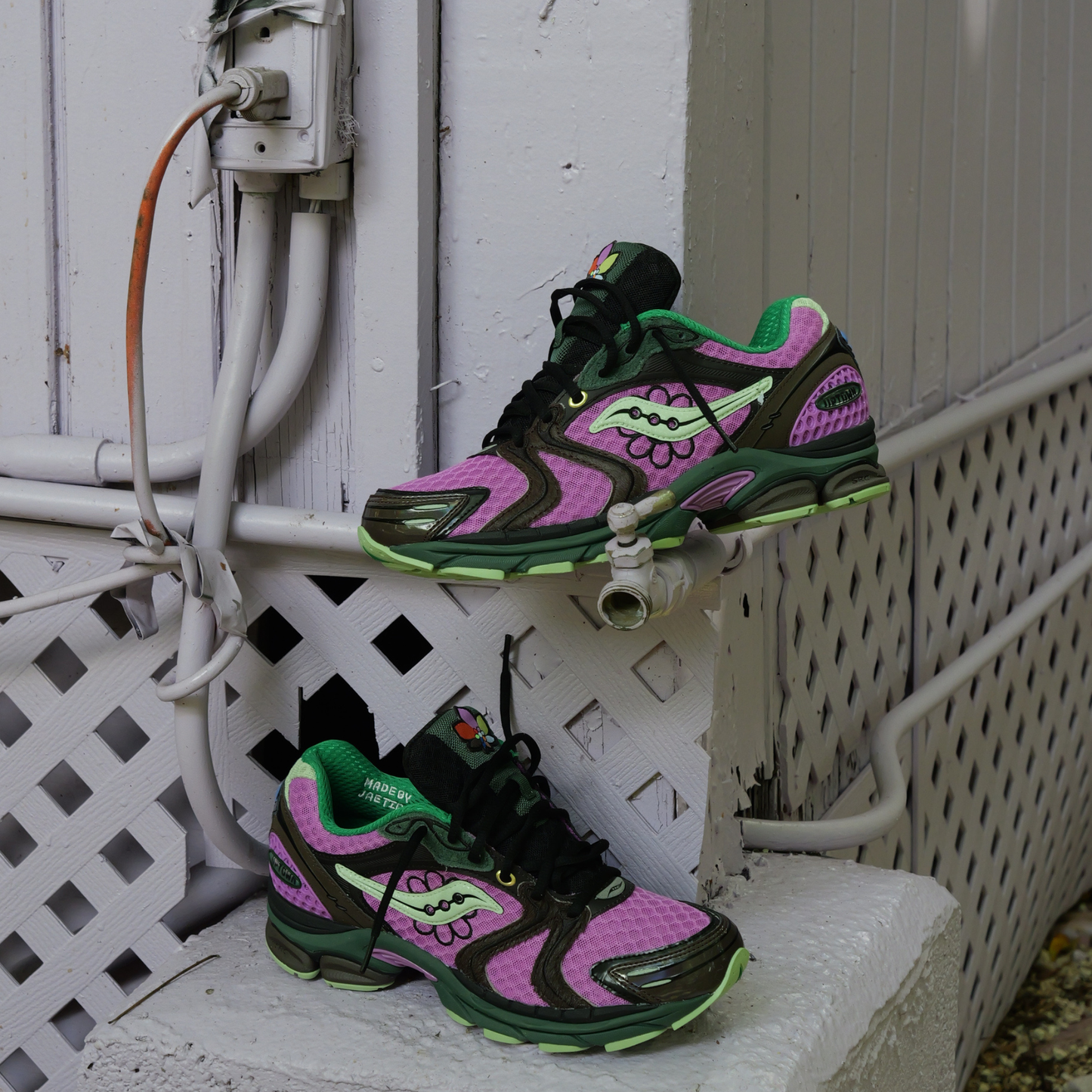 SAUCONY X JAE TIPS Progrid Triumph 4 Perilla (Violet/Earth)
