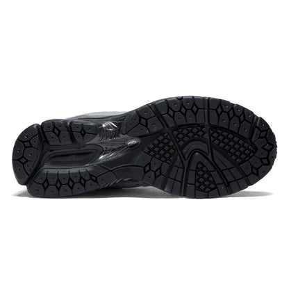 New Balance 2002R Shoes - Black/Silver Metallic