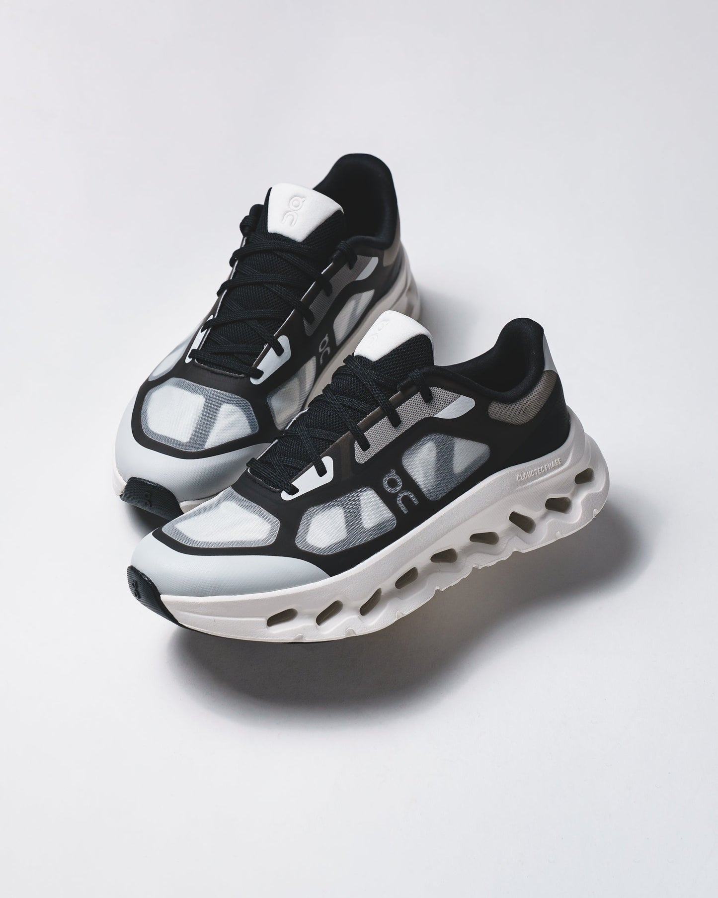 ON Women Cloudtilt Remix Black Ivory 3WG10241430