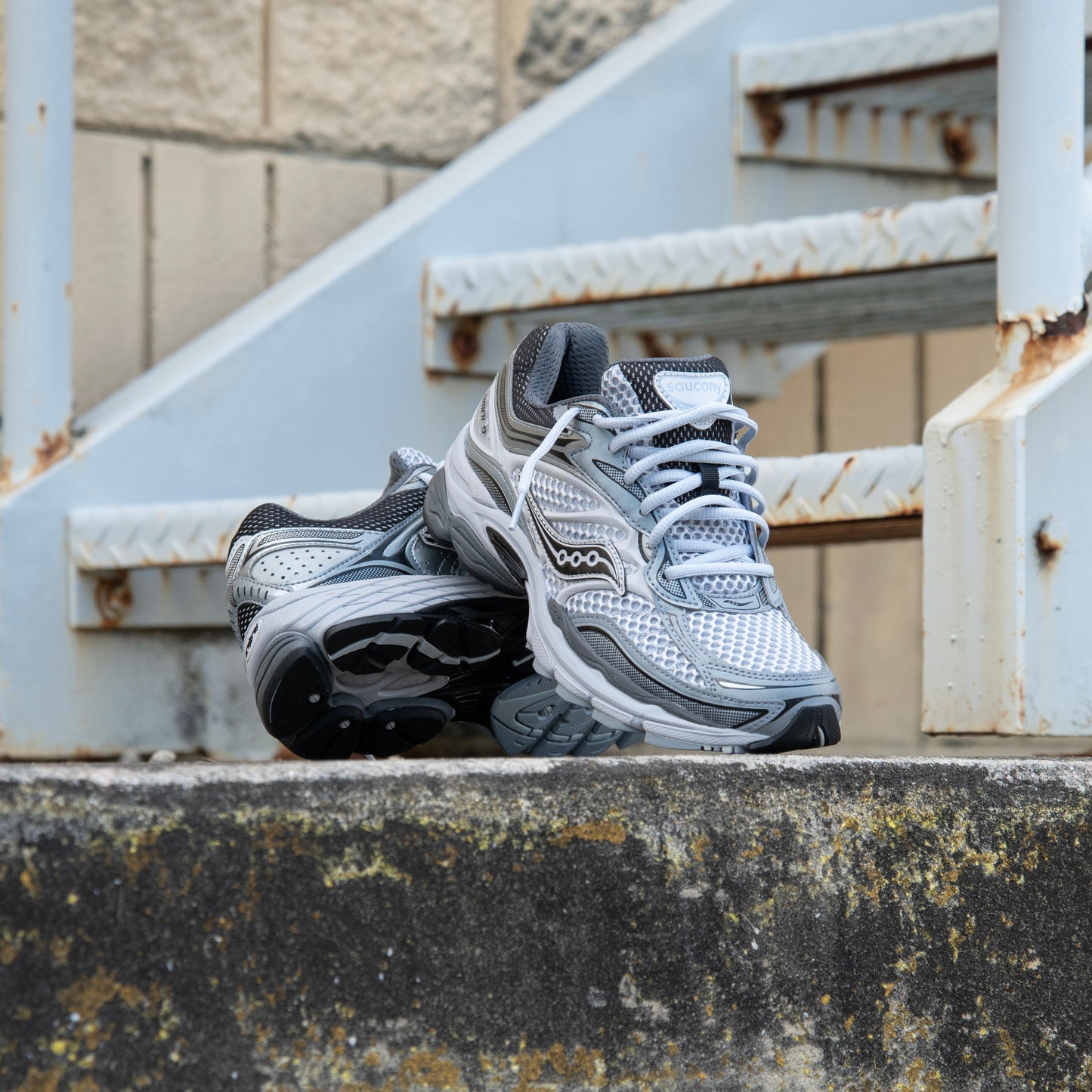 Mens Saucony ProGrid Omni 9 (Microchip/Gris)
