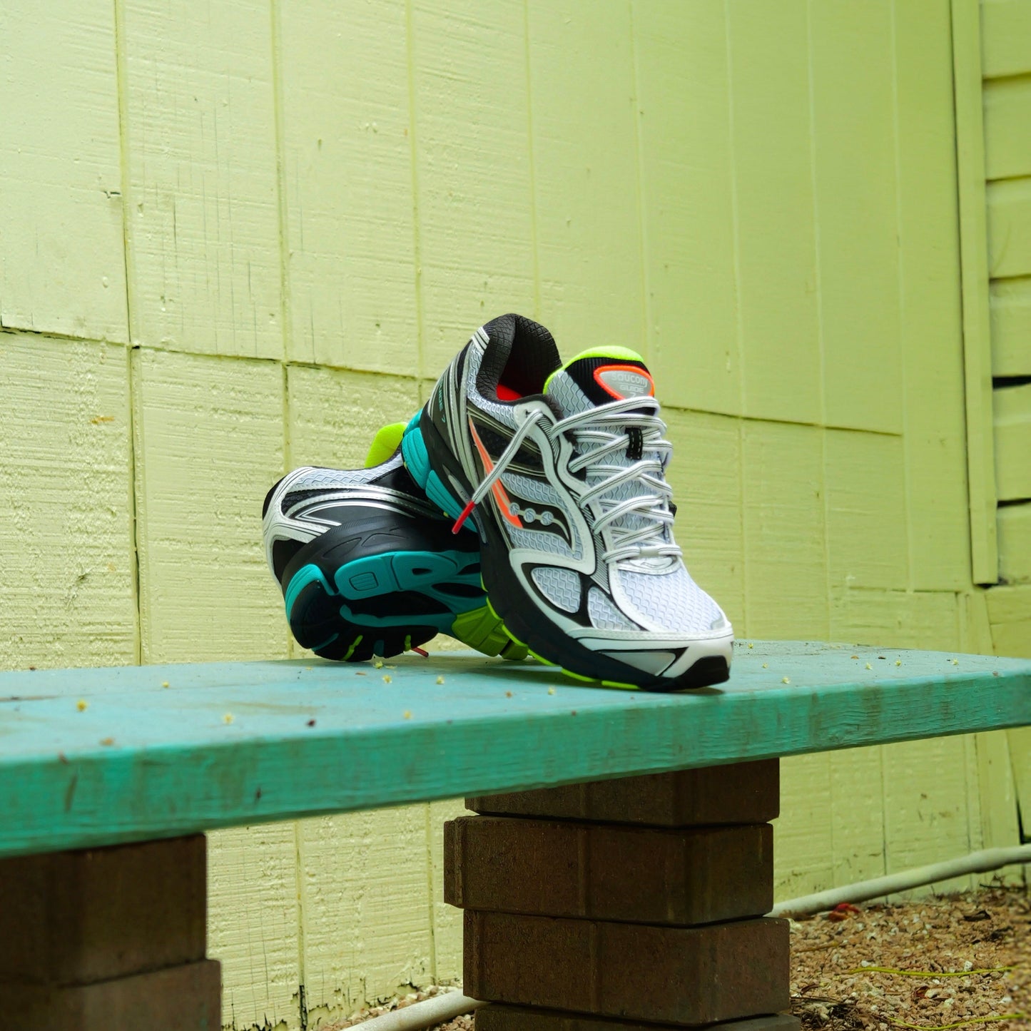 Mens Saucony ProGrid Guide 7 (White/Teal)