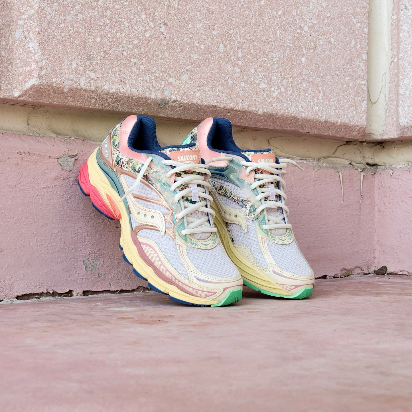 Mens Saucony ProGrid Omni 9 Kissaten (Beige/Blue)