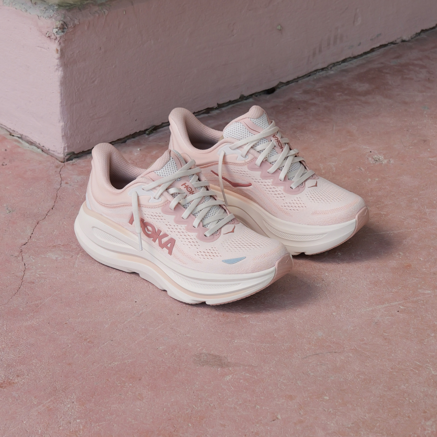 Womens HOKA Bondi 9 (rose latte/rose cream)
