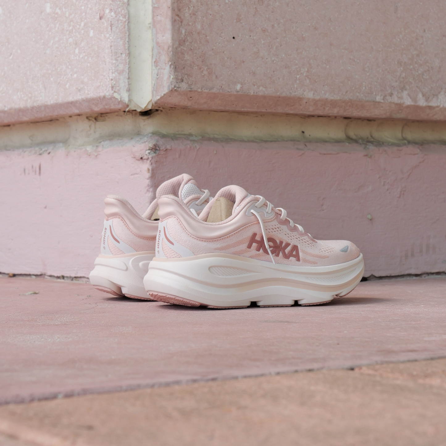 Womens HOKA Bondi 9 (rose latte/rose cream)