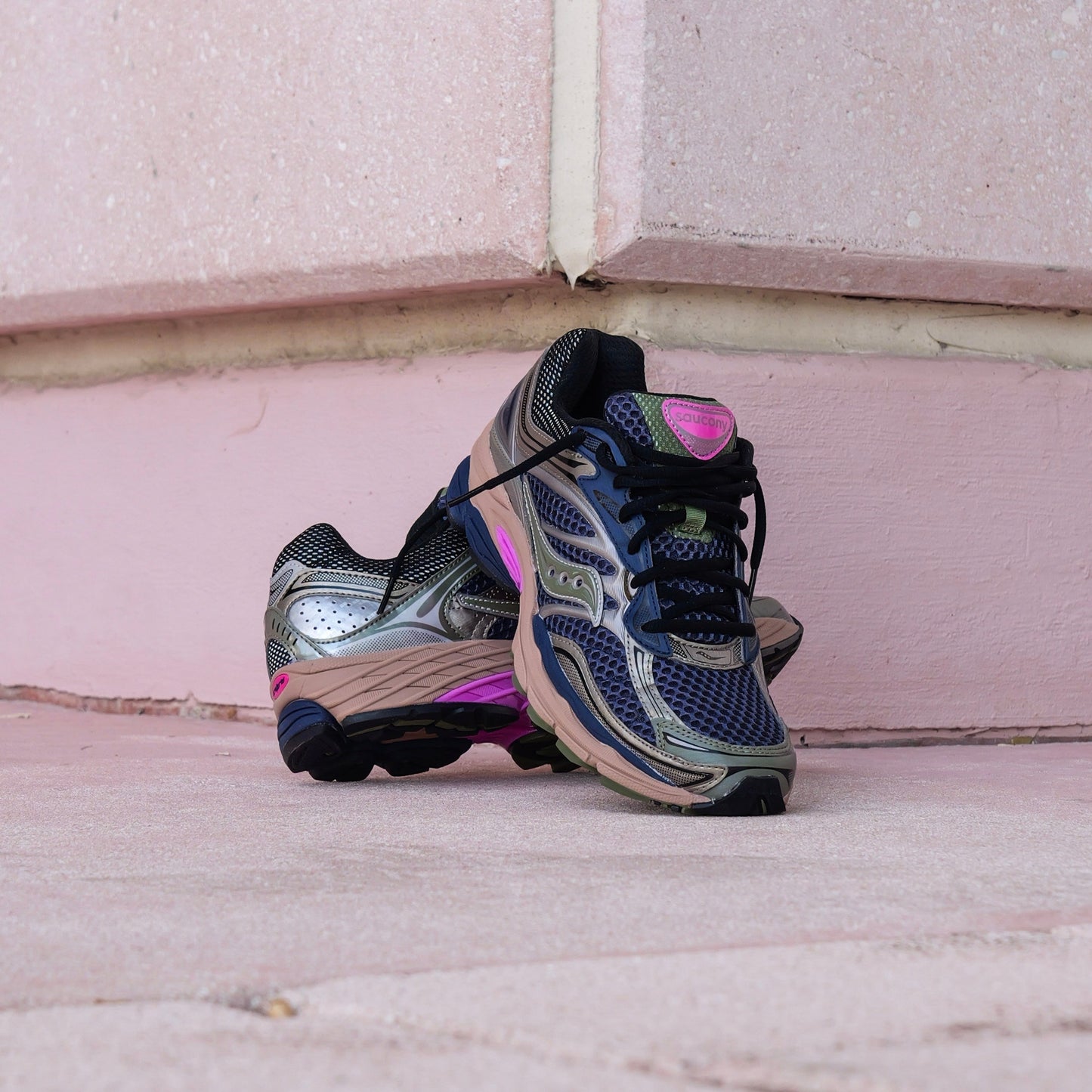 Mens Saucony ProGrid Omni 9 Disrupt (Blue Brush)