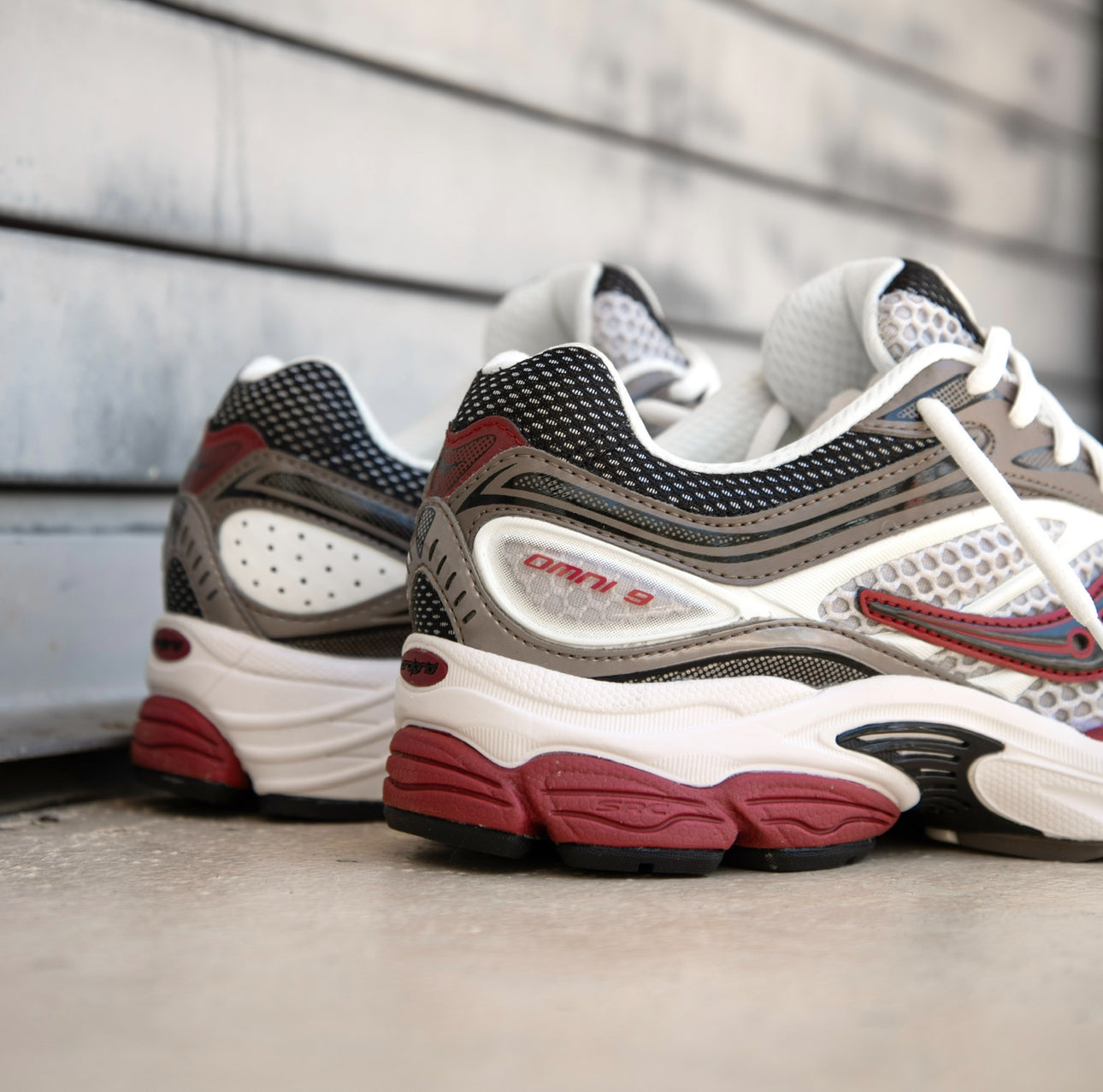 Mens Saucony ProGrid Omni 9 (Brown/Red)
