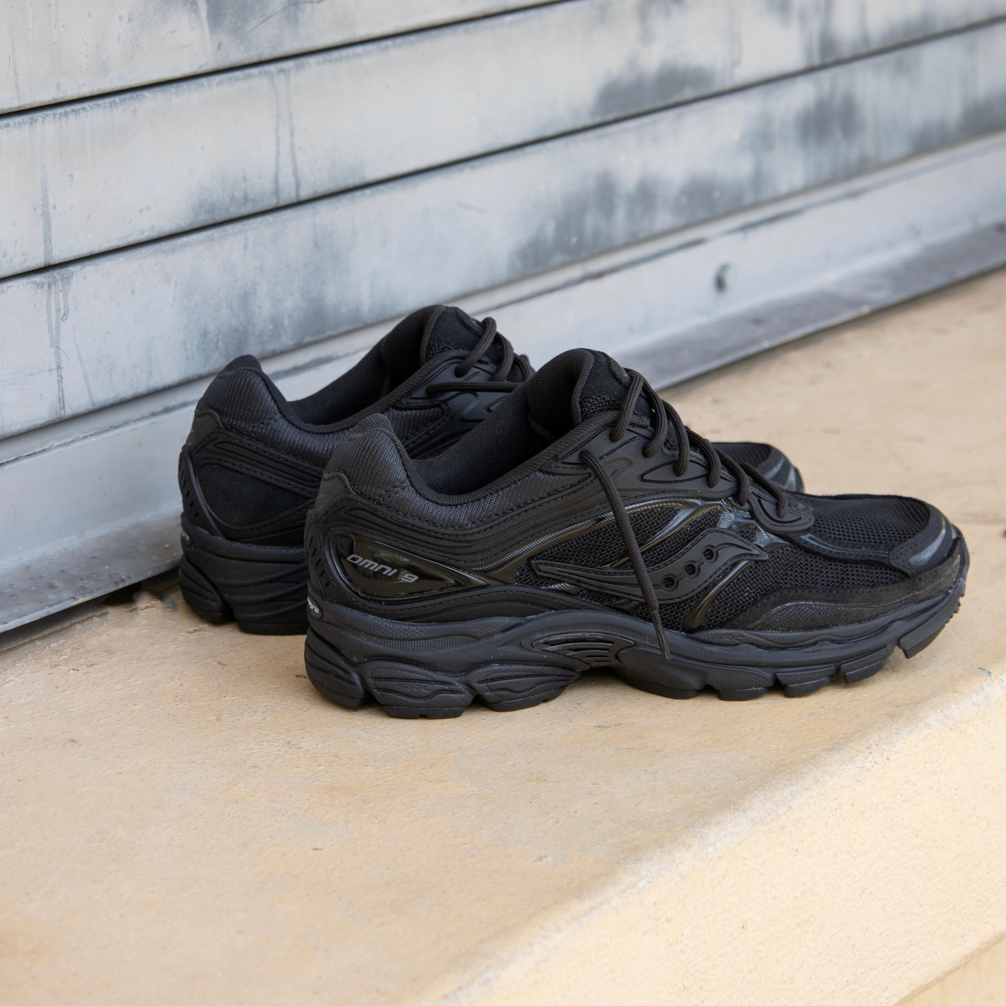 Mens Saucony ProGrid Omni 9 (Black/Noir)