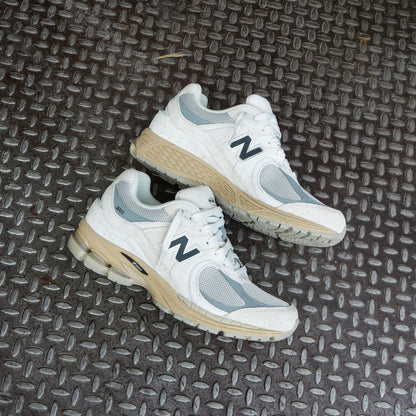 Mens New Balance 2002R (Beige/Grey) - U2002RJ