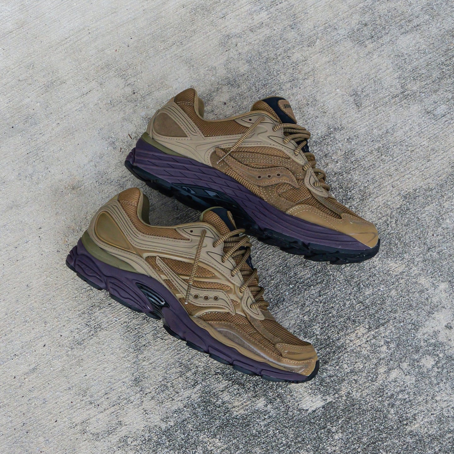 Mens Saucony ProGrid Omni 9 (Brown/Wine)