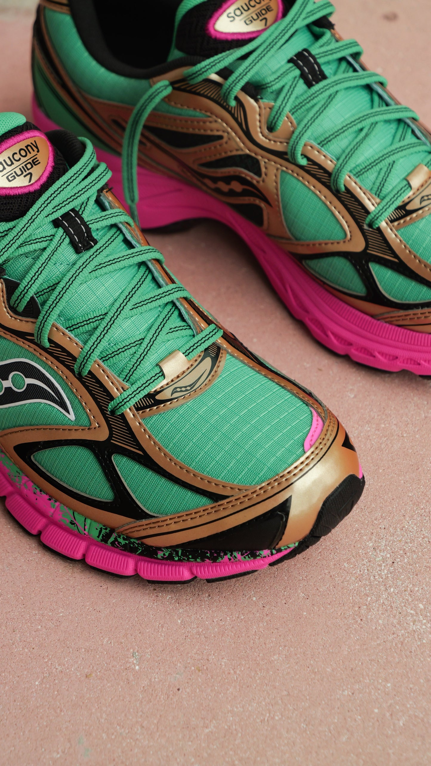 Mens Saucony ProGrid Guide 7 (Green/Bronze)