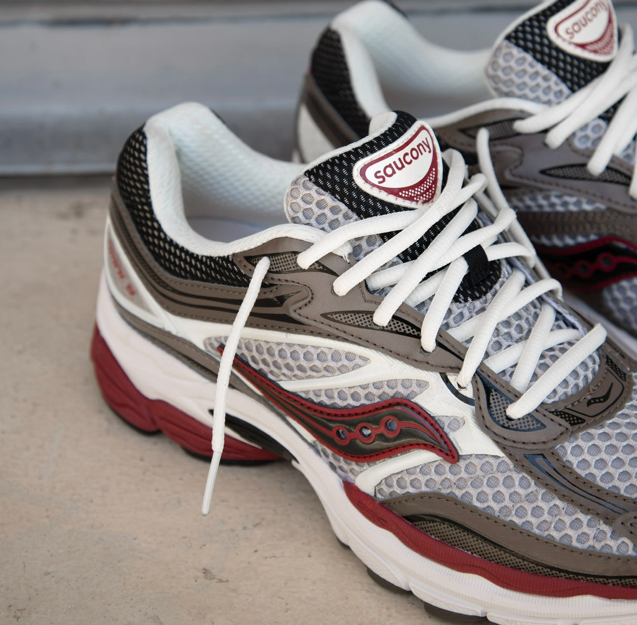 Mens Saucony ProGrid Omni 9 (Brown/Red)