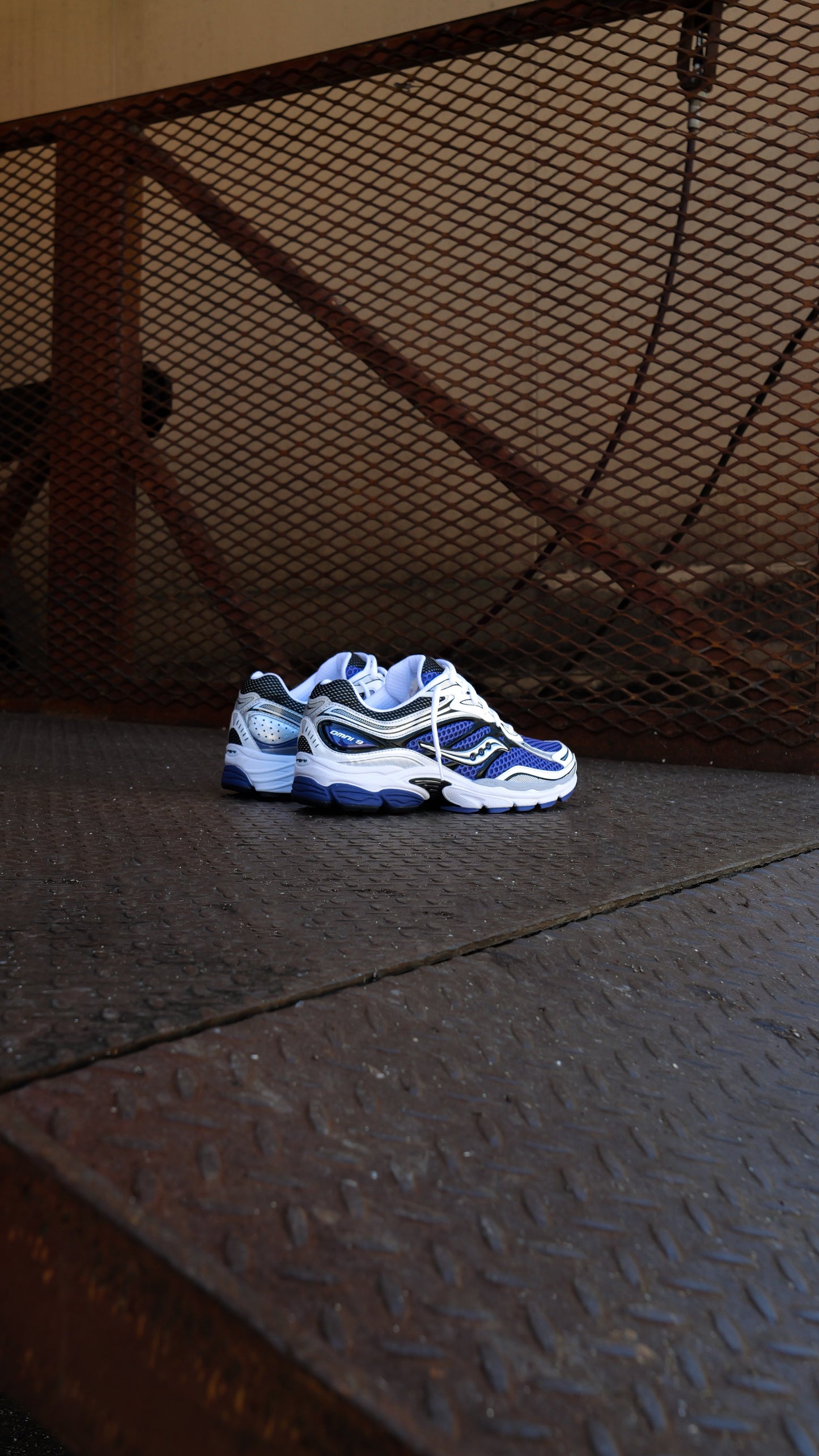 Mens Saucony ProGrid Omni 9 (Skipper Blue)