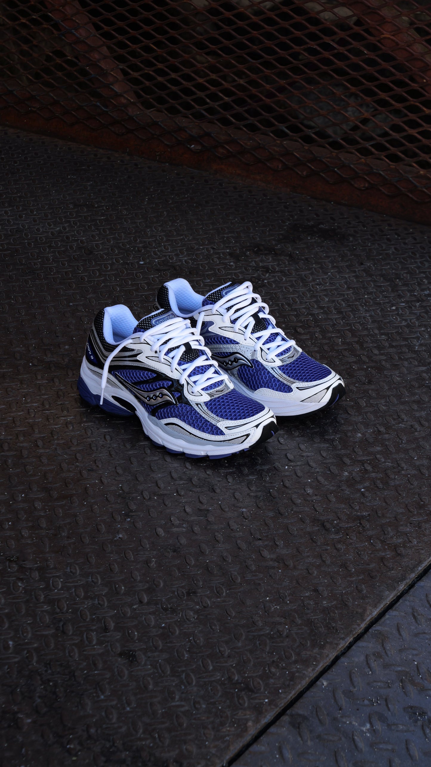 Mens Saucony ProGrid Omni 9 (Skipper Blue)