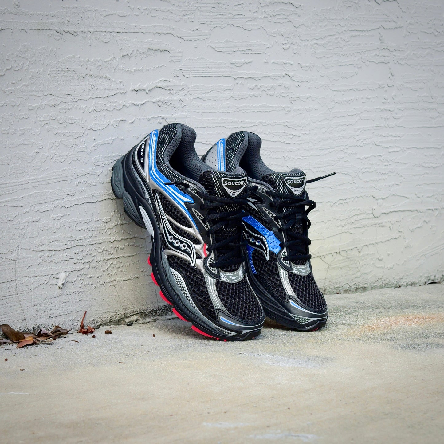 Mens Saucony ProGrid Omni 9 (Black/Multi)