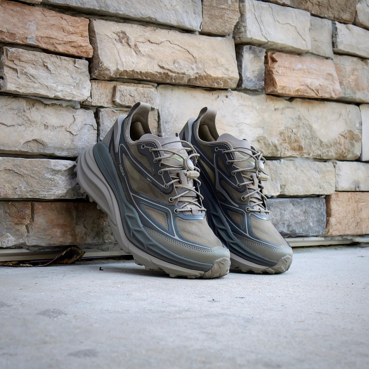 Hoka Stinson One7 (light roast/asphalt)