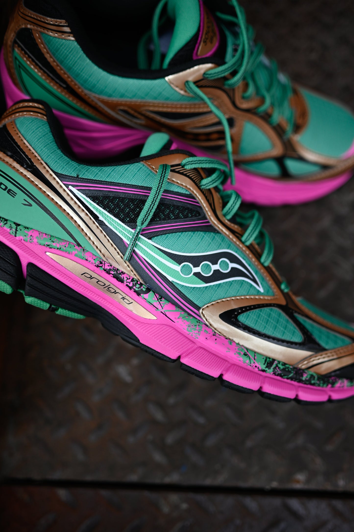 Mens Saucony ProGrid Guide 7 (Green/Bronze)