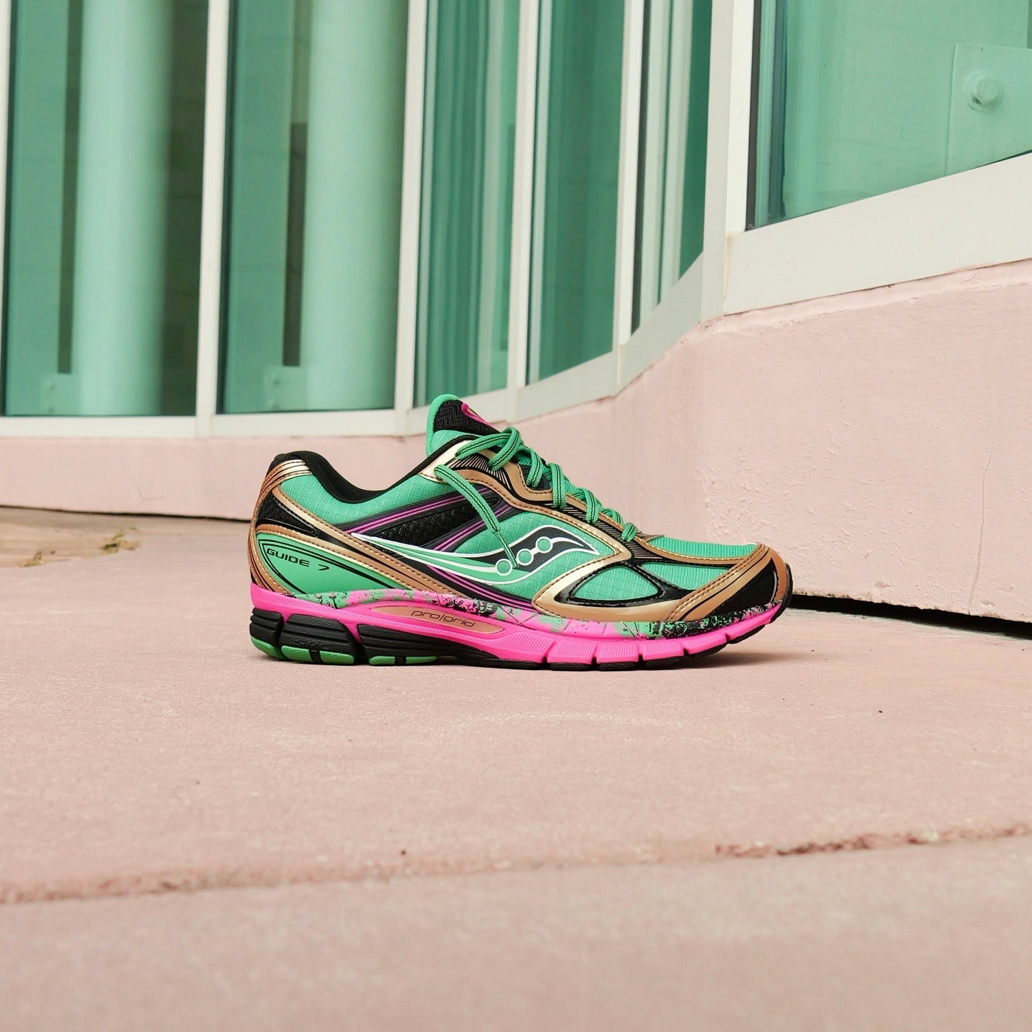Mens Saucony ProGrid Guide 7 (Green/Bronze)