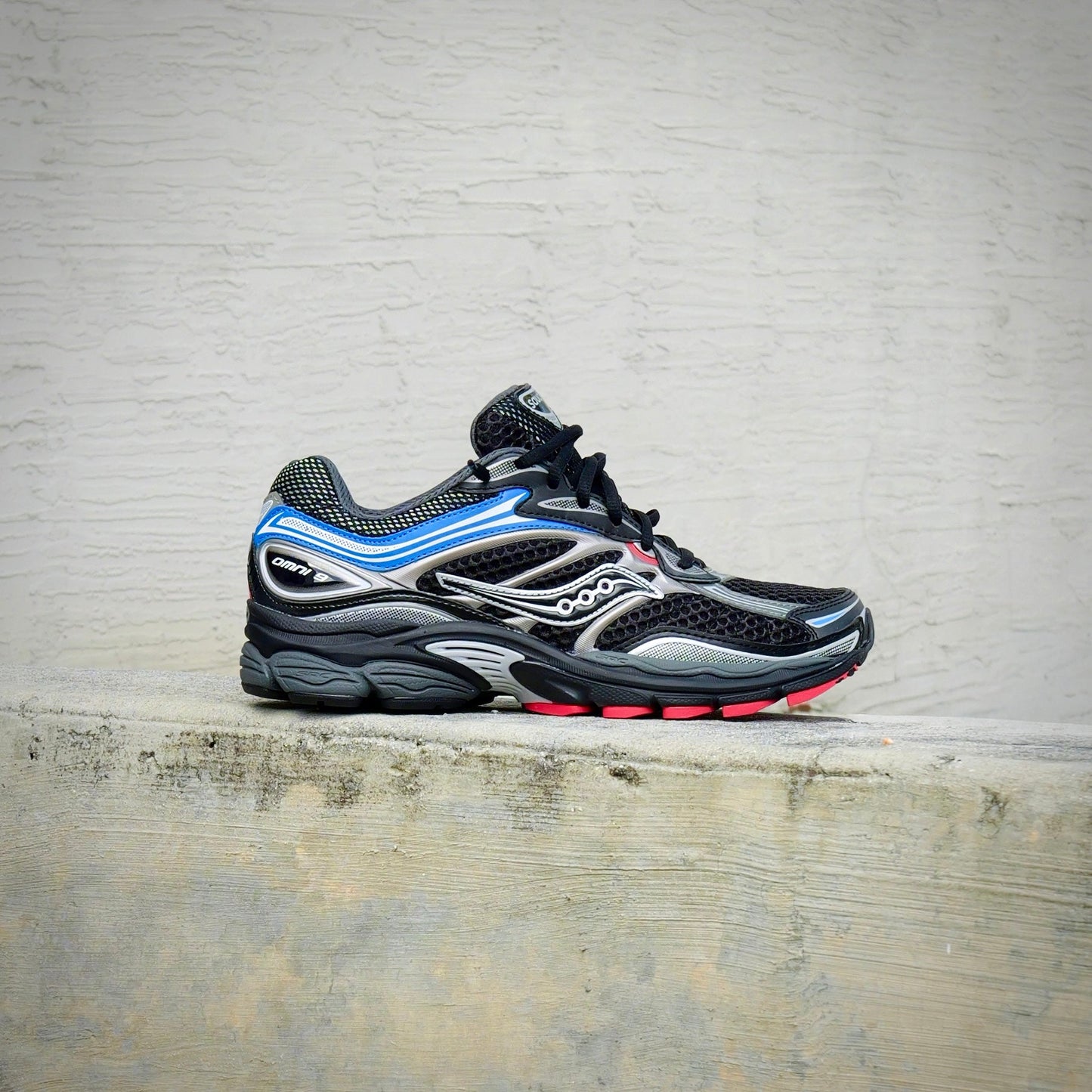 Mens Saucony ProGrid Omni 9 (Black/Multi)