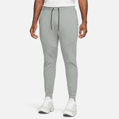 Men's Nike Sportswear Tech Fleece Lightweight Slim-Fit Jogger Sweatpants