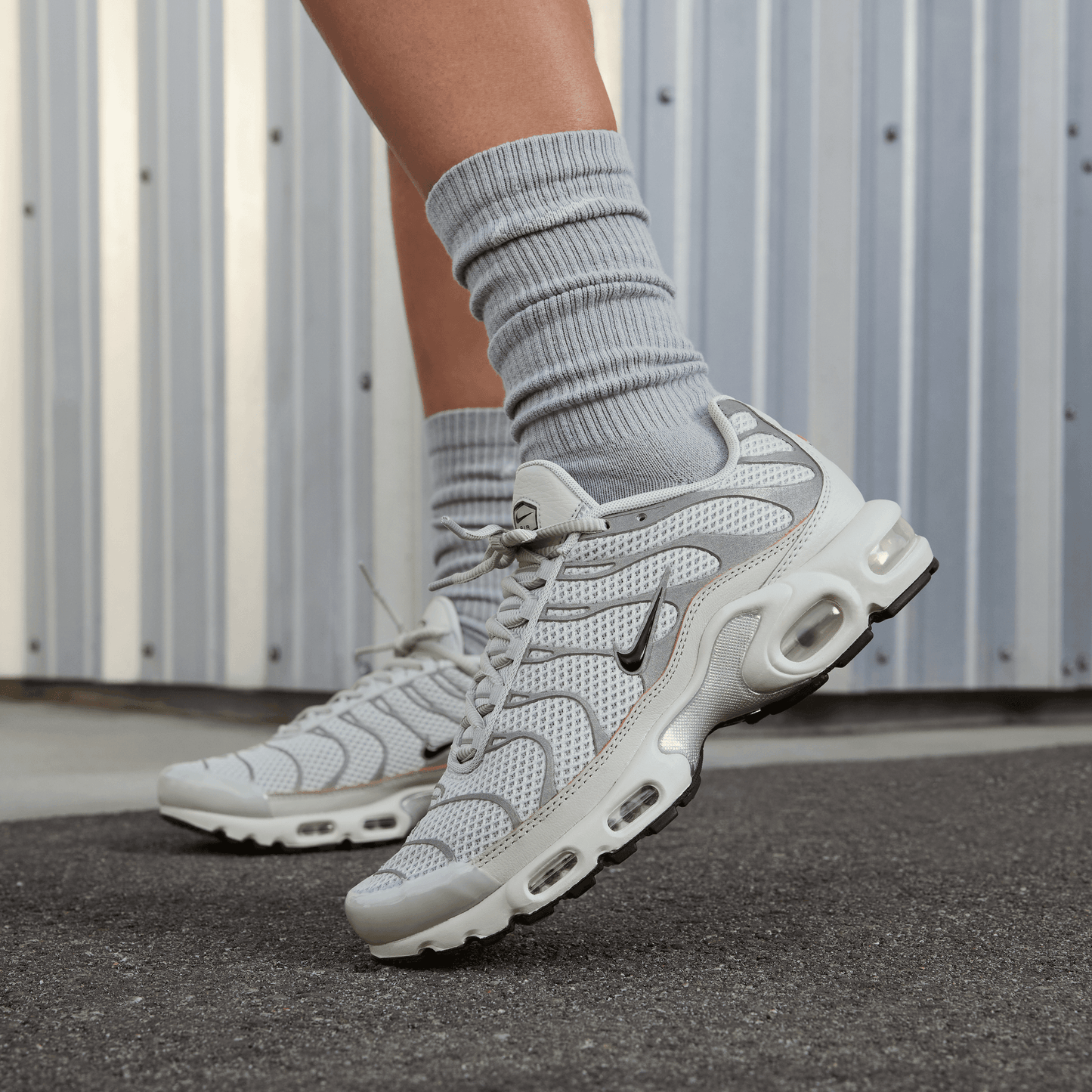 Women's Air Max Plus “Grey Sliver Chrome”