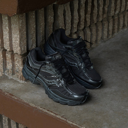 Mens Saucony ProGrid Omni 9 (Black/Black)
