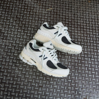 Mens New Balance 2002R (Off White/Black) - U2002RN