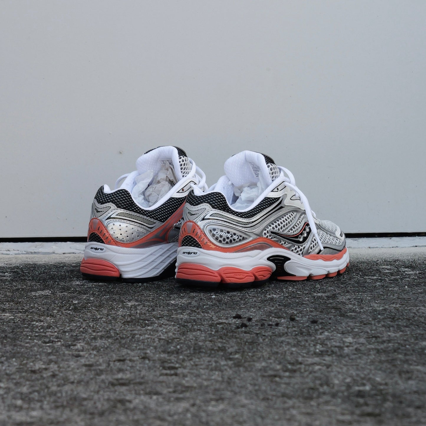 Mens Saucony ProGrid Omni 9 (Silver/Orange)