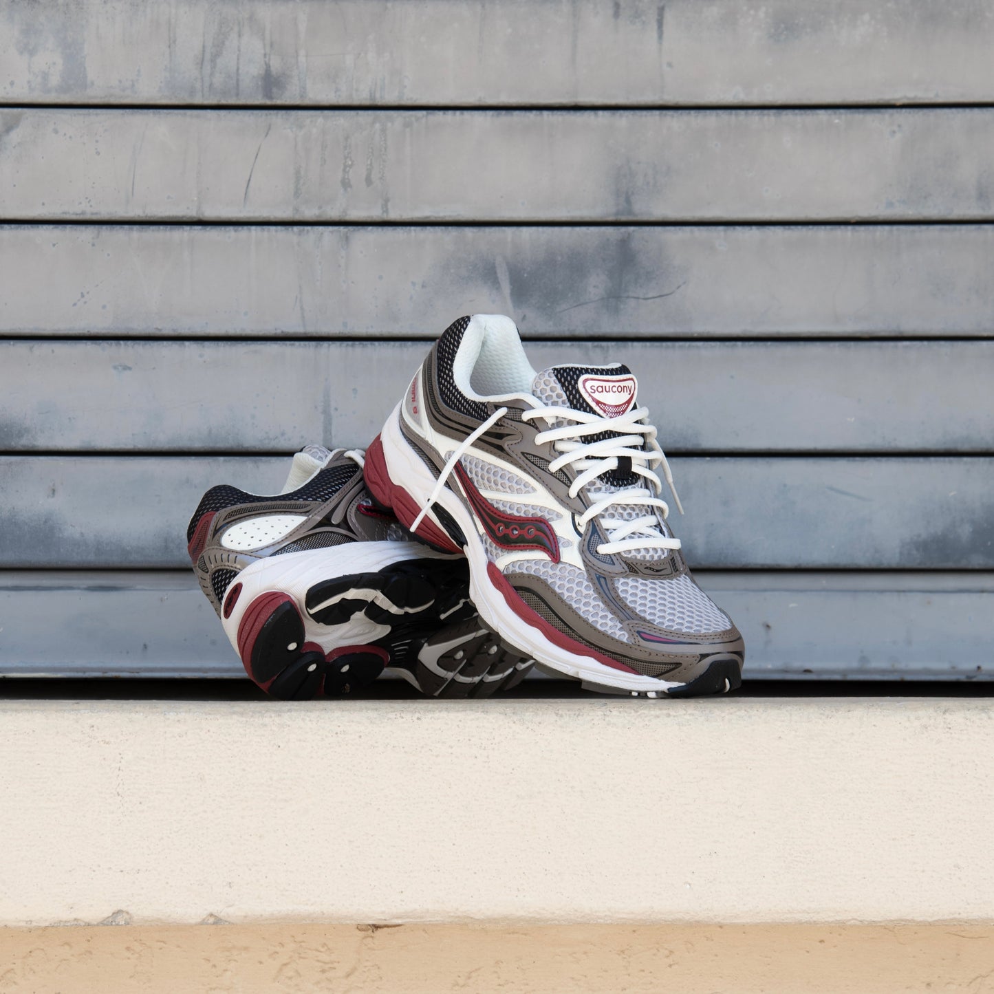 Mens Saucony ProGrid Omni 9 (Brown/Red)