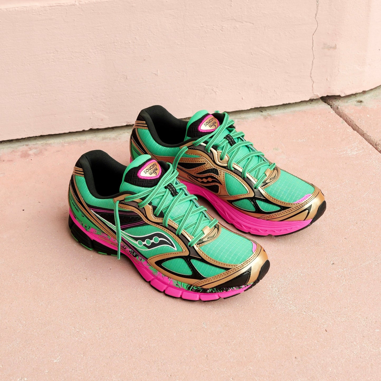 Mens Saucony ProGrid Guide 7 (Green/Bronze)