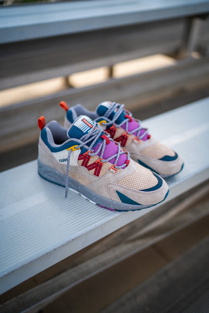 Mens Karhu Fusion 2.0 (Silver Lining/Mineral Red)