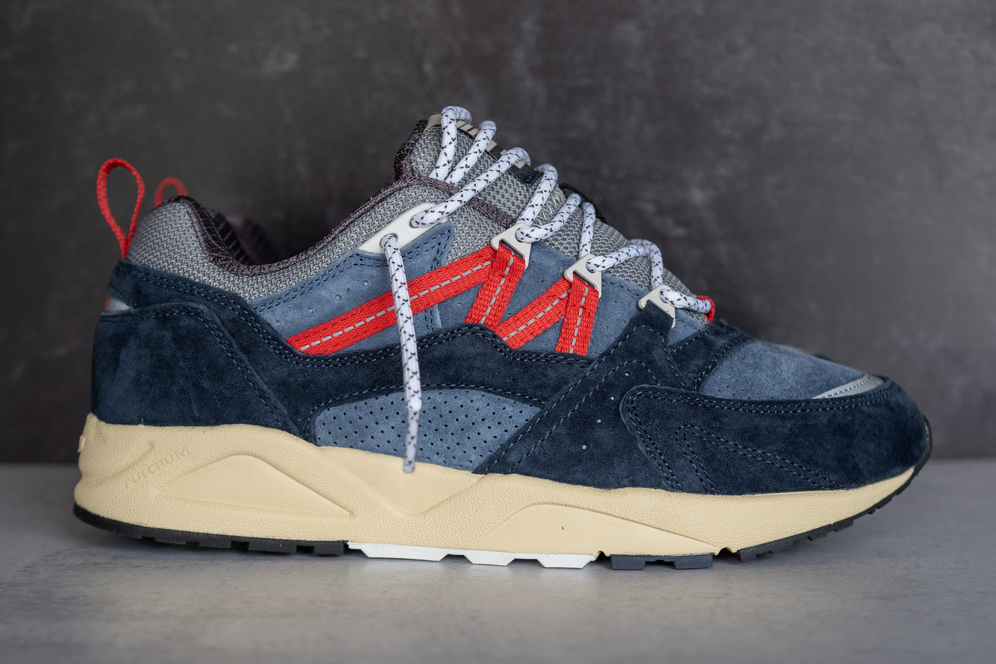 Karhu Fusion 2.0 (India Ink/Fiery Red)