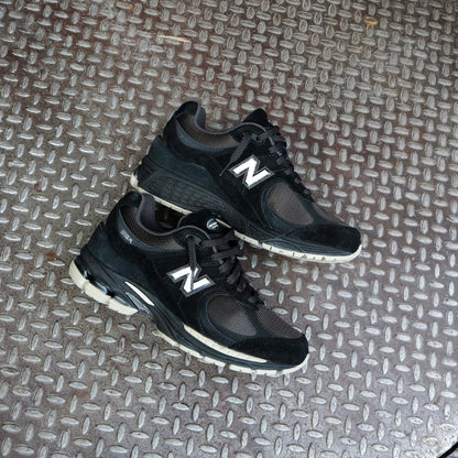 Mens New Balance 2002R (Black/Off White) - U2002RL