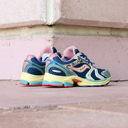 Mens Saucony ProGrid Triumph 4 Kissaten (Blue/Beige)