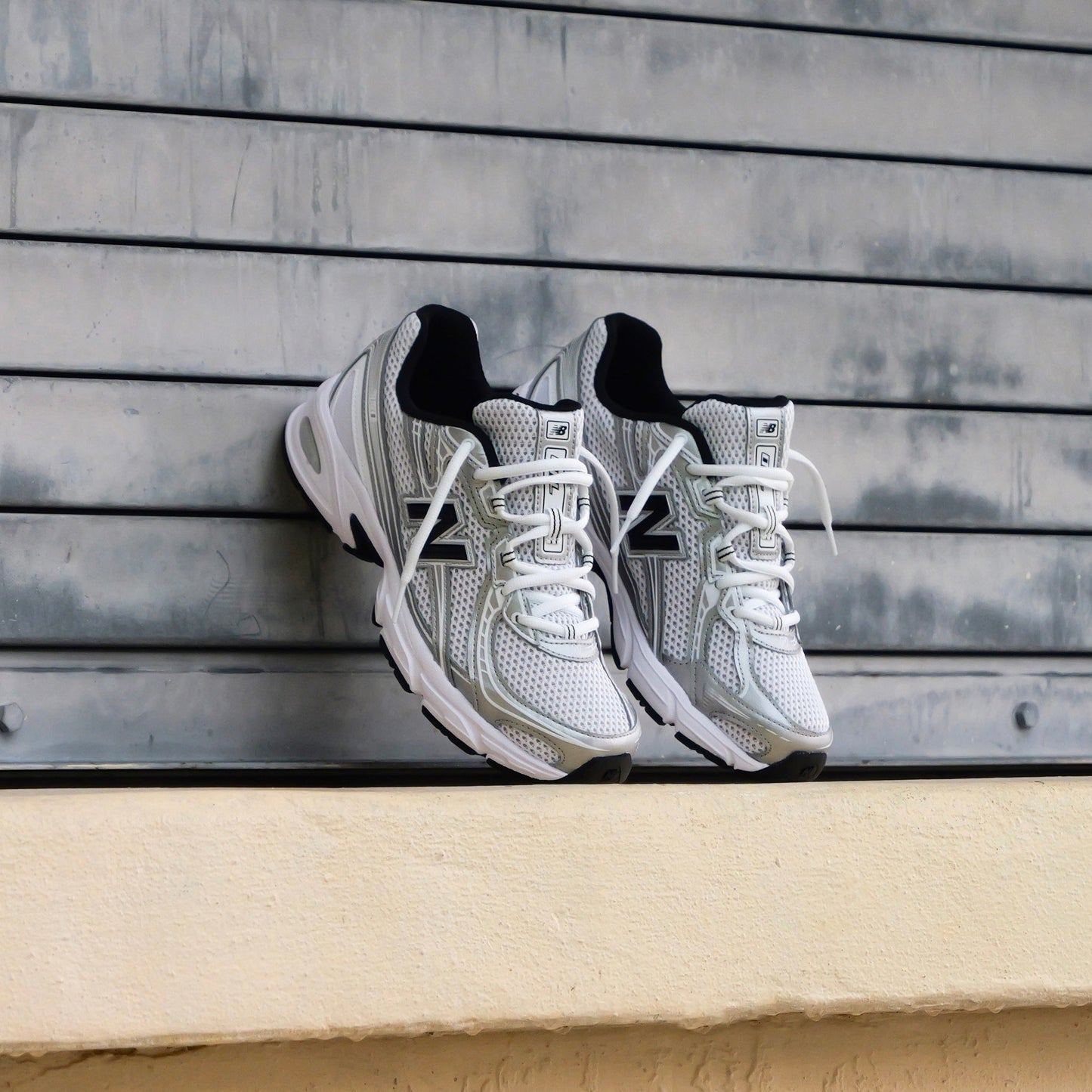 Mens New Balance 740 (White/Silver Metallic/Black) - U740NW2