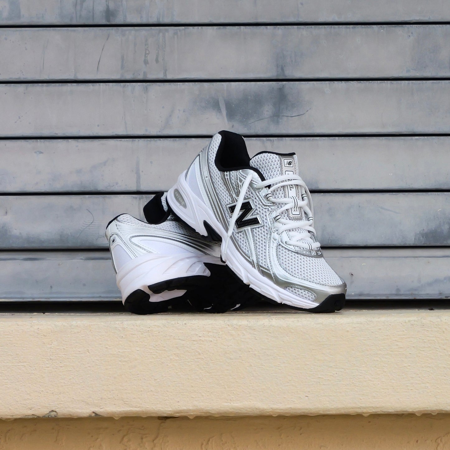 Mens New Balance 740 (White/Silver Metallic/Black) - U740NW2
